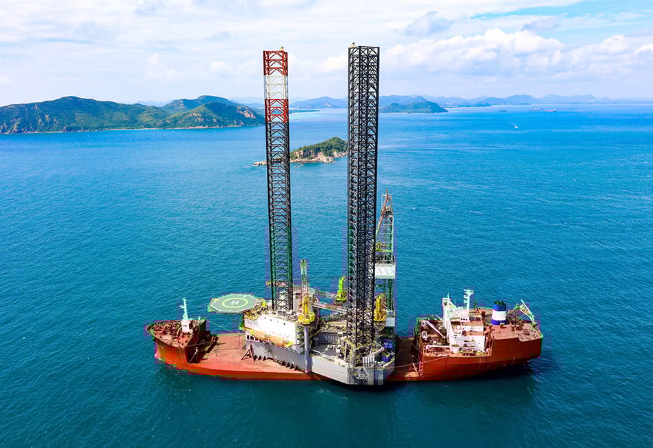 Heavy Lift Semi-Submersible Vessel
