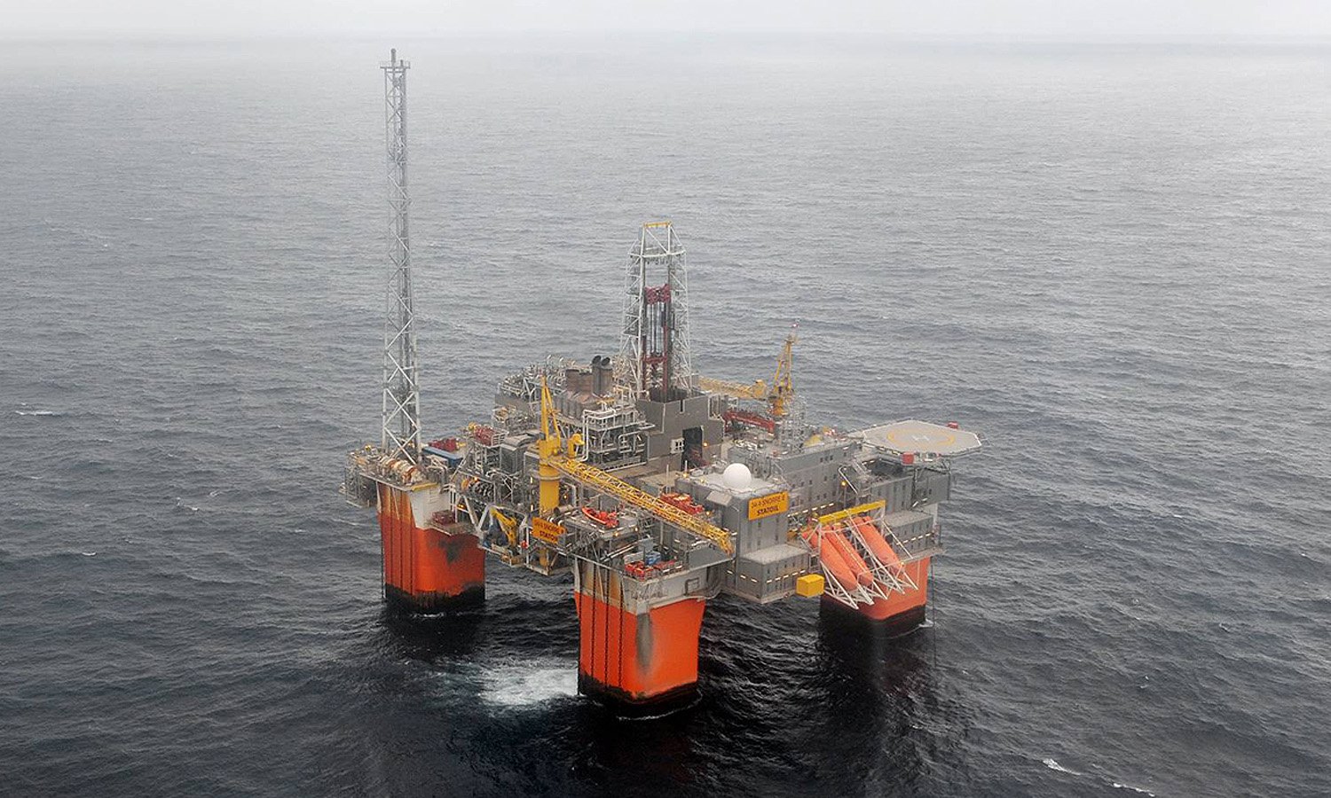 semi-snorre-b-equinor_Semisubmersible Platforms and their History in Deepwater Drilling